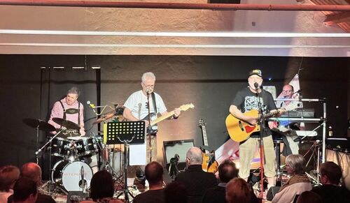 „Best of Bavaria- & Austropop“ in Gerstetten (Stucksaal im Bahnhotel)