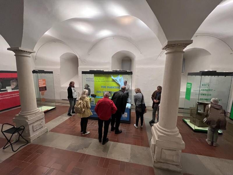 offentliche-kuratorenfuhrung-durch-die-ausstellung-alte-heimat-neue-heimat-zum-ende-der-museumssaison-und-zum-abschluss-der-ausstellung