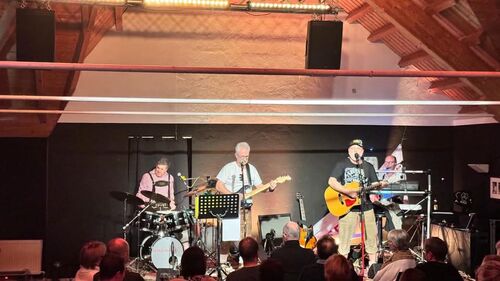 „Best of Bavaria- & Austropop“ im Hirsch (Auernheim - HDH))