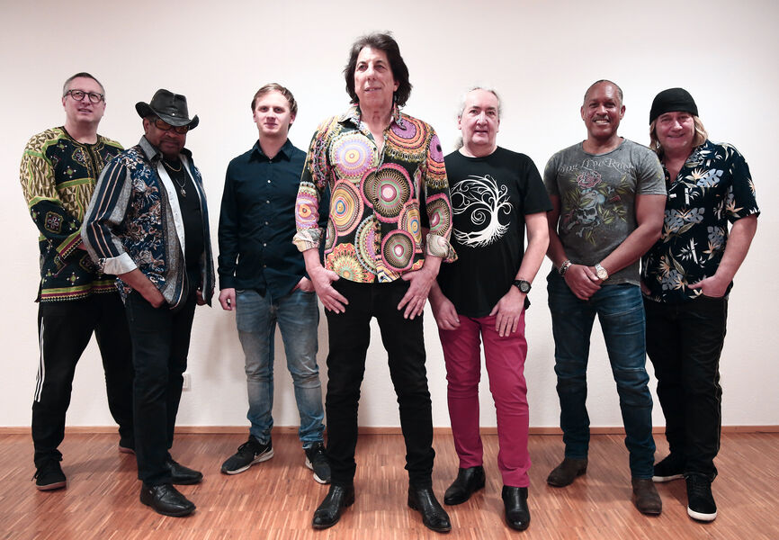 siggi-schwarz-the-music-of-santana-80-jahre-waldorfschule-heidenheim