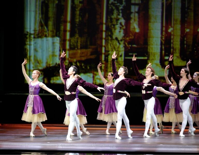 ballett-schwanensee-klassisches-etoile-ballett