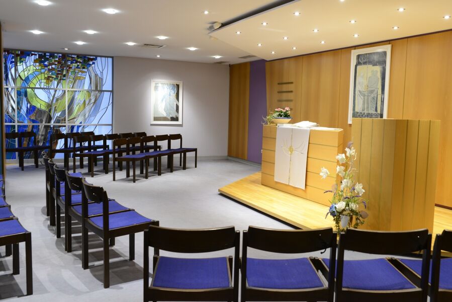 gottesdienst-in-der-klinik-kapelle-pfarrerin-berenike-brehm